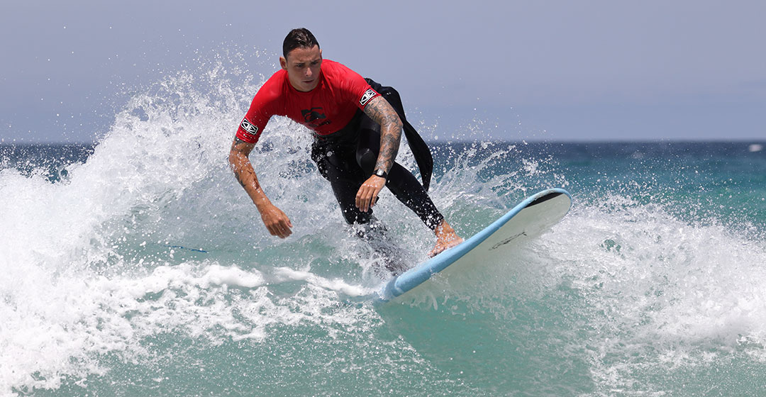 Guter Surflehrer wie erkenn man den