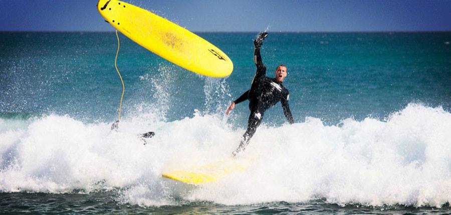 Los 6 errores más comunes de los principiantes al aprender a surfear - ¡y cómo evitarlos! die 6 häufigsten fehler beim surfen lernen