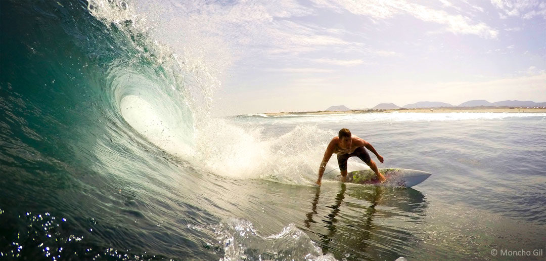 Surffotografie – im Interview mit unserem Fotografen Moncho Gil