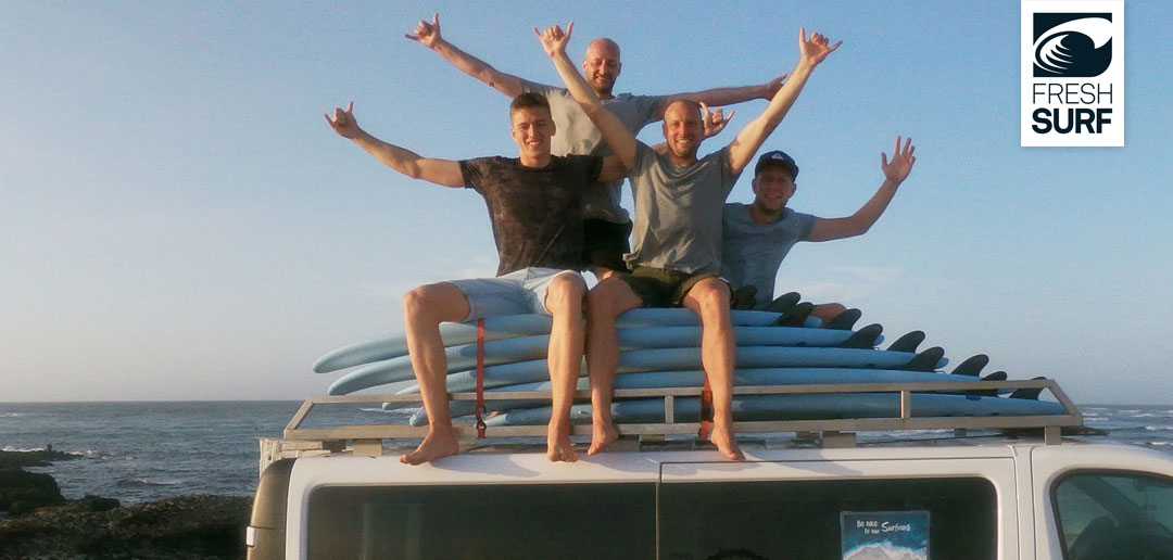 Woran erkennt man einen guten Surflehrer? 5 Ein gutes Surfcamp erkennen