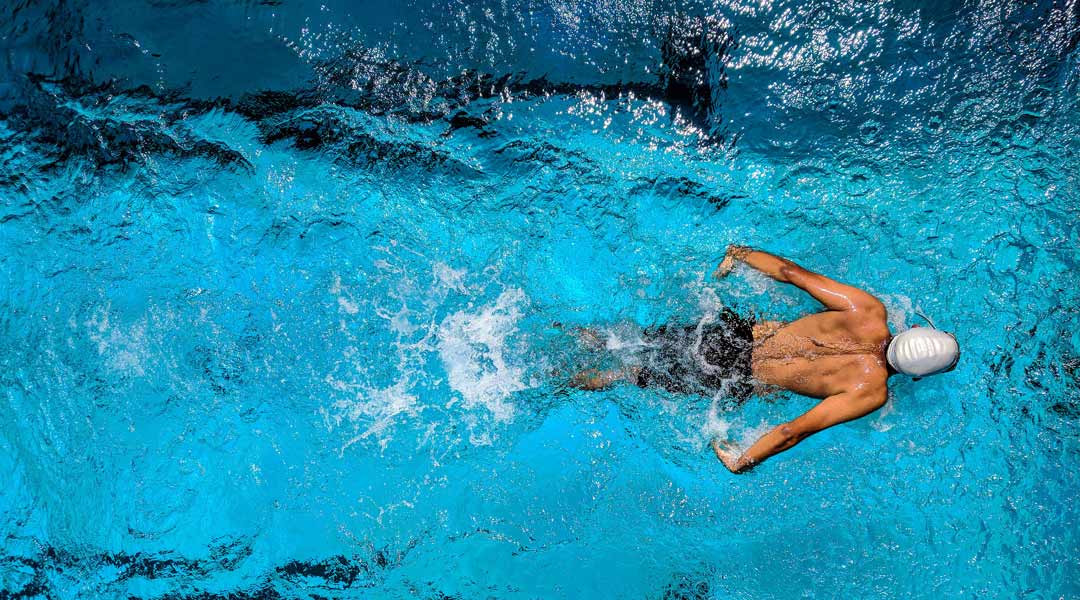 vorbereitung auf den surfurlaub schwimmen
