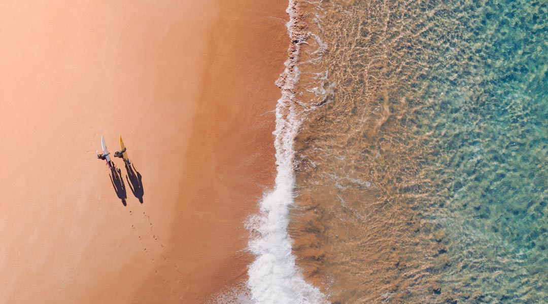 Campamento de surf ideal con espacio de coworking en Fuerteventura 3 campamento de surf con espacio de coworking en la playa